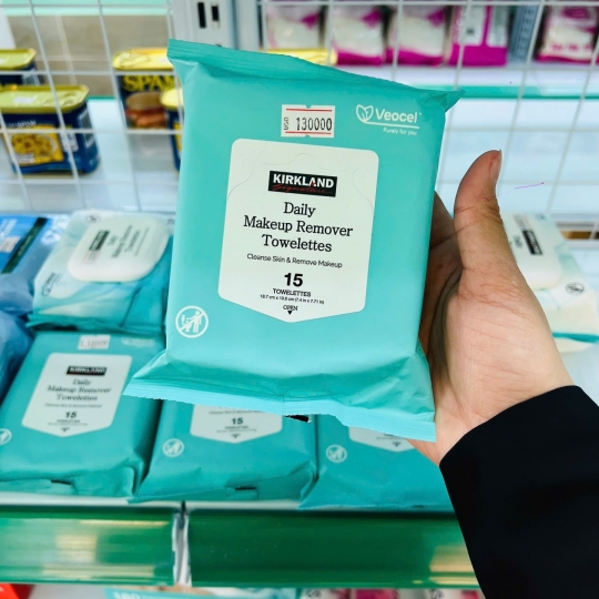 Khăn giấy ướt tẩy trang Kirkland Daily Meakup remover Towelettes